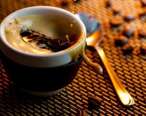 Preview wallpaper grains, coffee, cup, spoon, skin, splashes