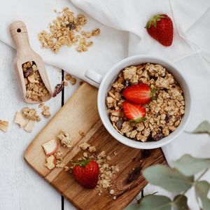 Preview wallpaper granola, strawberry, berries, bowl, breakfast