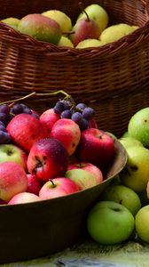 Preview wallpaper grapes, apples, basket, many