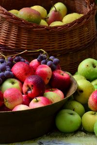 Preview wallpaper grapes, apples, basket, many