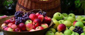 Preview wallpaper grapes, apples, basket, many