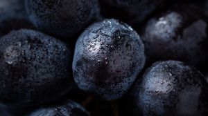 Preview wallpaper grapes, berry, drops, macro, ripe