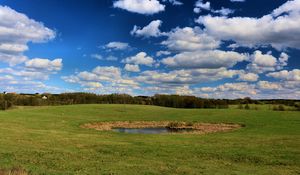 Preview wallpaper grass, sky, clouds