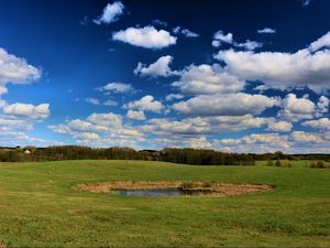 Preview wallpaper grass, sky, clouds