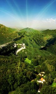 Preview wallpaper great wall, mountains, trees, sun, beams