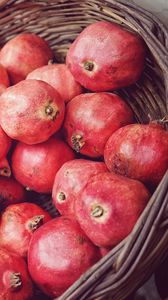 Preview wallpaper grenades, fruit, basket, ripe