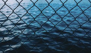 Preview wallpaper grid, fence, sea, water