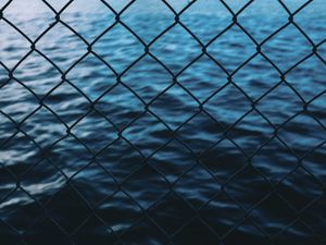 Preview wallpaper grid, fence, sea, water