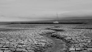 Preview wallpaper ground, cranny, boat, bw