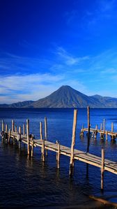 Preview wallpaper guatemala, island, mountain, beach