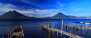 Preview wallpaper guatemala, island, mountain, beach