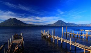 Preview wallpaper guatemala, island, mountain, beach