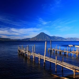 Preview wallpaper guatemala, island, mountain, beach