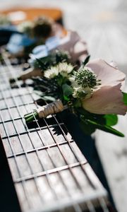 Preview wallpaper guitar, bouquet, flowers