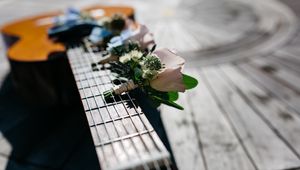 Preview wallpaper guitar, bouquet, flowers