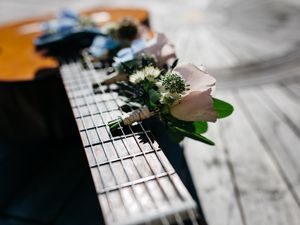 Preview wallpaper guitar, bouquet, flowers