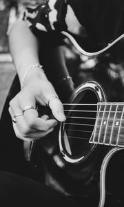 Preview wallpaper guitar, guitarist, musical instrument, bw, hand