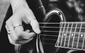 Preview wallpaper guitar, guitarist, musical instrument, bw, hand