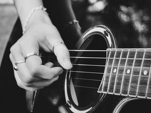 Preview wallpaper guitar, guitarist, musical instrument, bw, hand