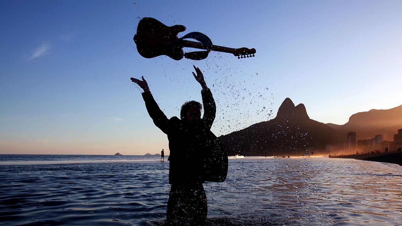 Wallpaper guitar, spray, silhouette, sea, musical instrument, musician