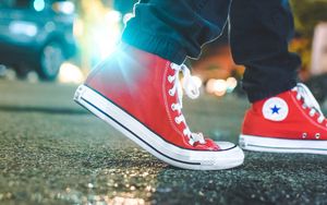 Preview wallpaper gumshoes, legs, asphalt, glare, red