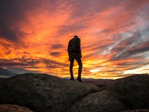 Preview wallpaper guy, silhouette, sunset