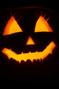 Preview wallpaper halloween, face, black background
