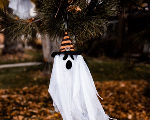 Preview wallpaper halloween, ghost, hat, holiday, autumn