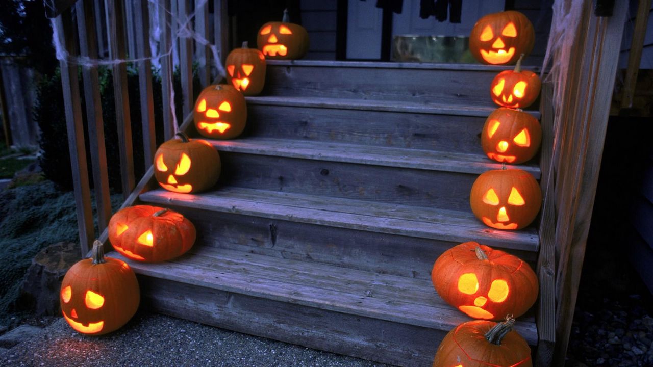 Wallpaper halloween, holiday, pumpkin, stairs, porch