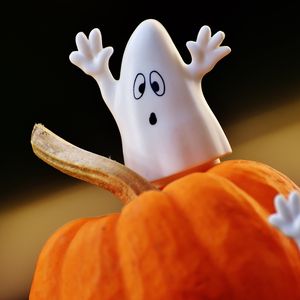 Preview wallpaper halloween, pumpkins, ghosts, toys