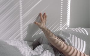 Preview wallpaper hand, bed, morning, white