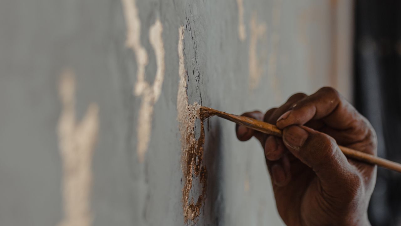 Wallpaper hand, brush, wall, paint, gold, art