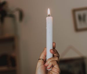 Preview wallpaper hand, candle, fire