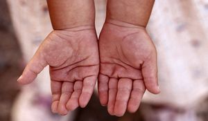 Preview wallpaper hand, child, palms, small