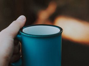 Preview wallpaper hand, cup, blue