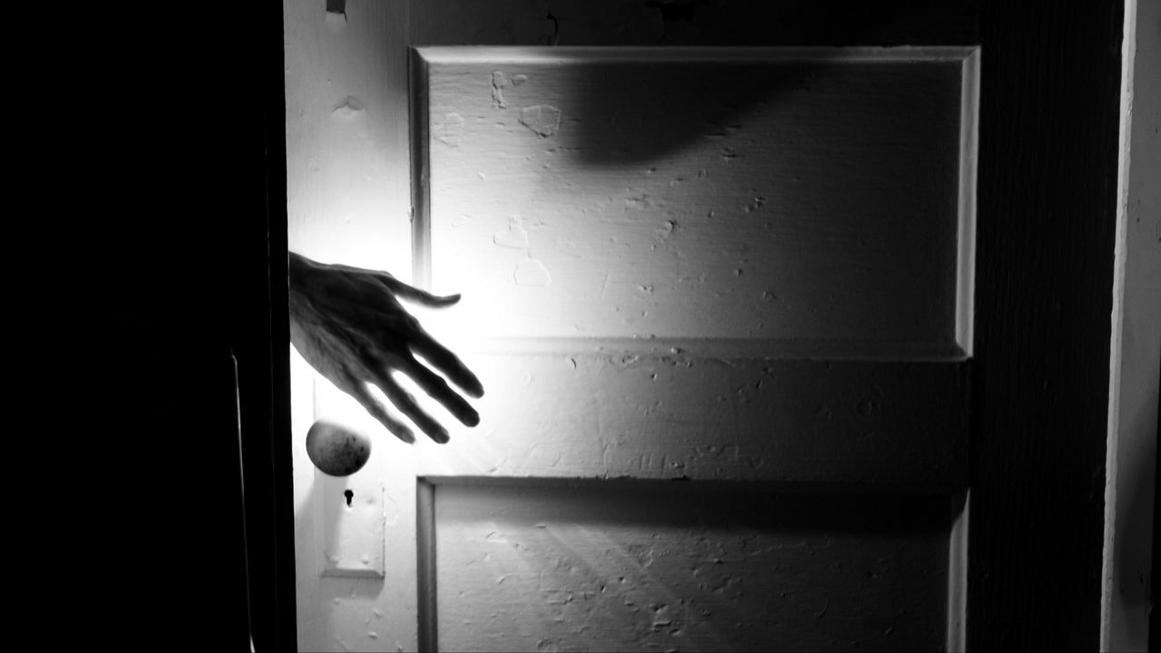 Wallpaper hand, door, bw, light, gloomy