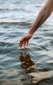 Preview wallpaper hand, drops, tattoo, water, ripples