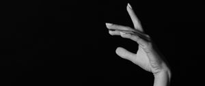 Preview wallpaper hand, fingers, bw, minimalism