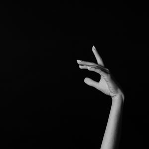 Preview wallpaper hand, fingers, bw, minimalism