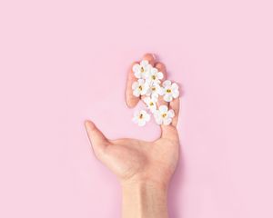 Preview wallpaper hand, flowers, liquid, pink