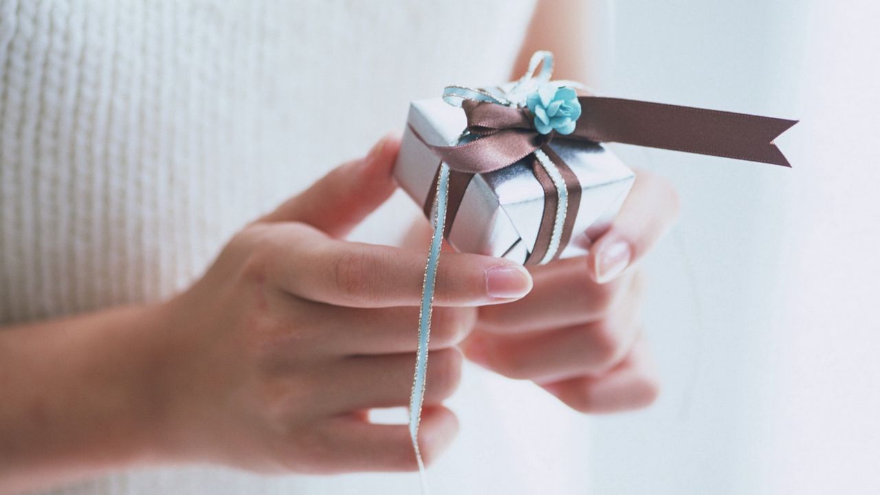 Wallpaper hand, gift, box, ribbon