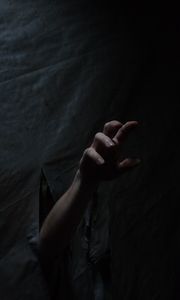 Preview wallpaper hand, help, dark