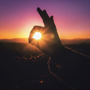 Preview wallpaper hand, light, fingers, sunset