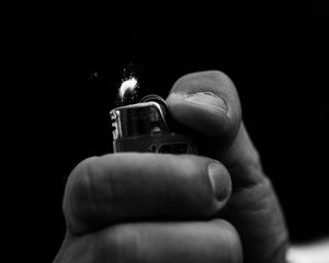 Preview wallpaper hand, lighter, bw, sparks