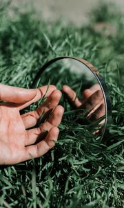 Preview wallpaper hand, mirror, grass