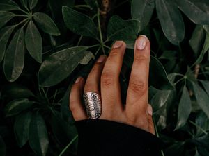 Preview wallpaper hand, ring, leaves