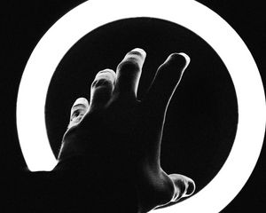 Preview wallpaper hand, ring, light, bw