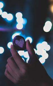 Preview wallpaper hand, stone, heart, glare