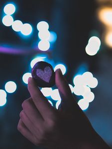 Preview wallpaper hand, stone, heart, glare