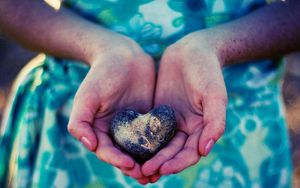 Preview wallpaper hand, stone, heart, hands